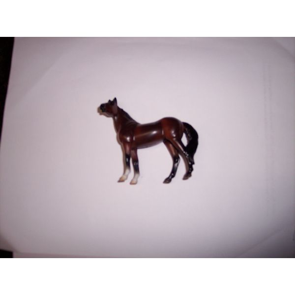 Breyer Stablemates Mystery Surprise series 2 Bay #6047-bay